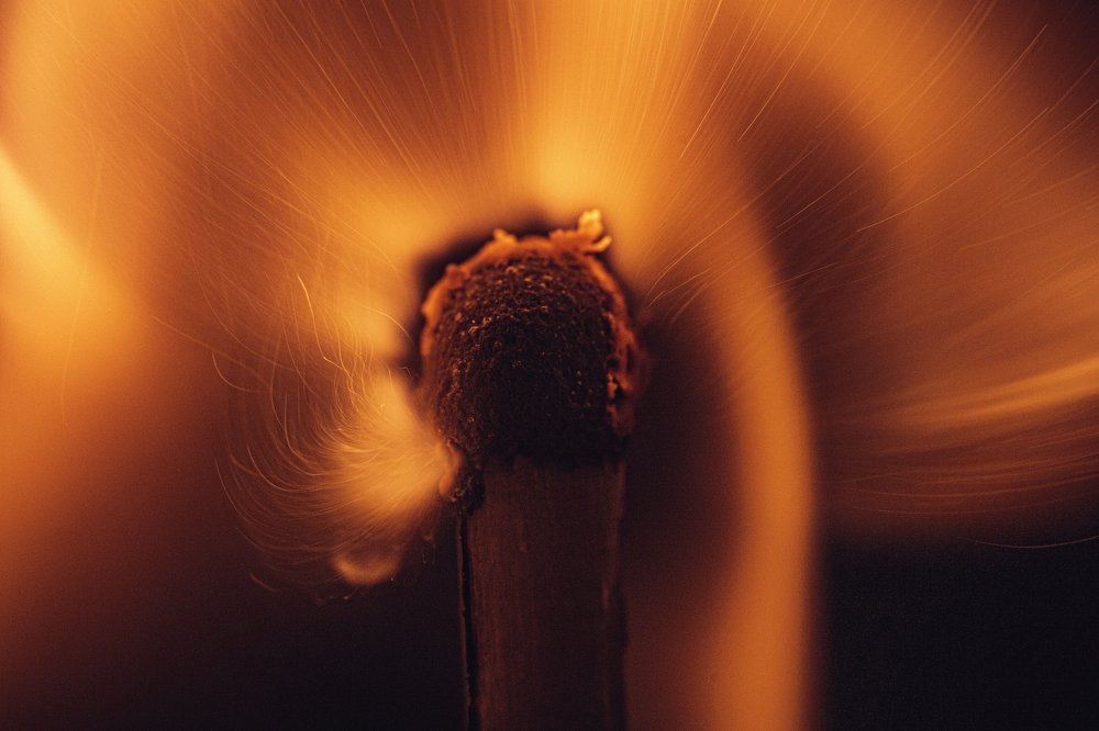 спичка через макрокольца