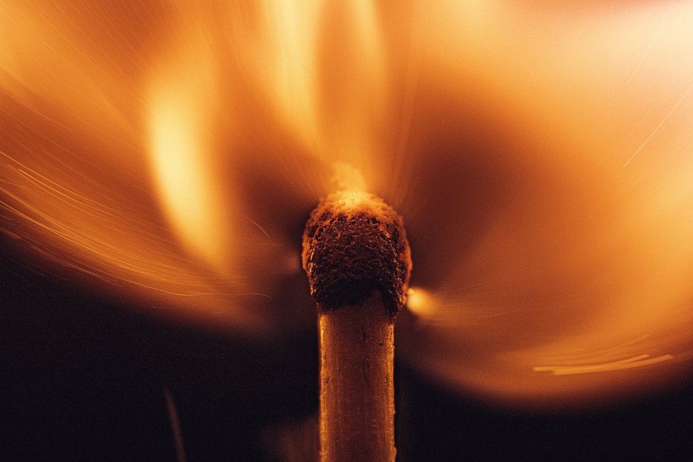 спичка через макрокольца