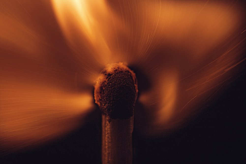 спичка через макрокольца