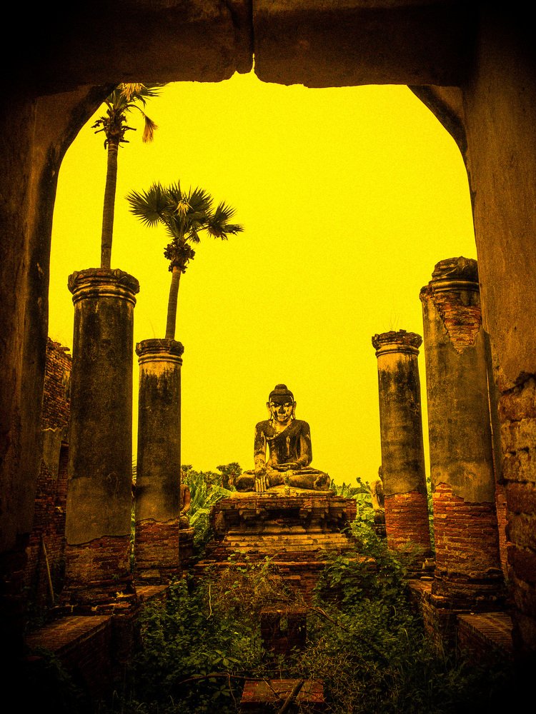Photograph by Minthaike Mon
