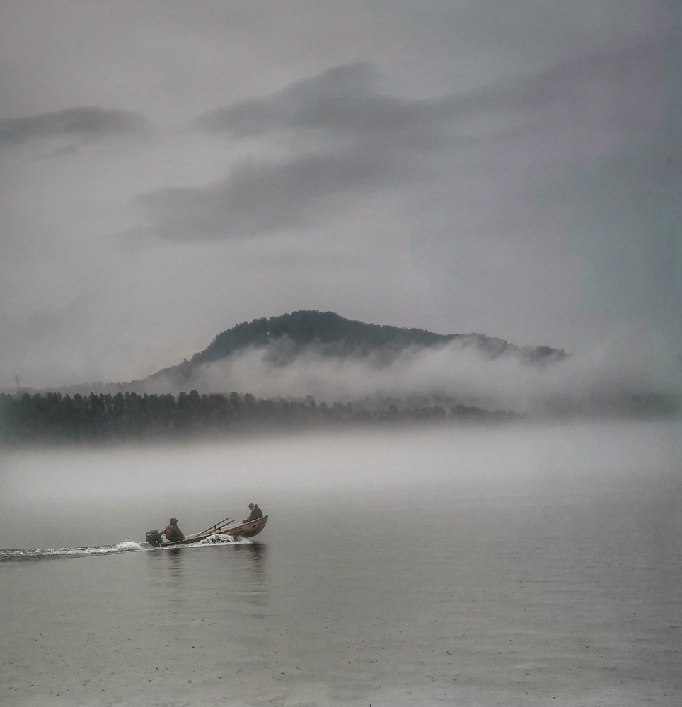 Туман на Телецком озере