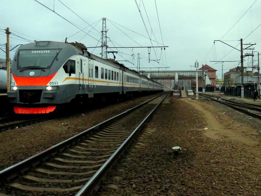 Поезда , Лобня - Водники