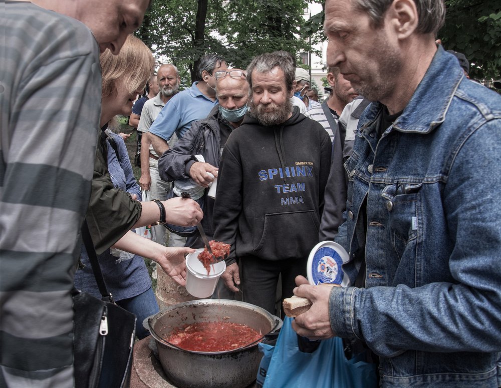 Борщ и хлеб.