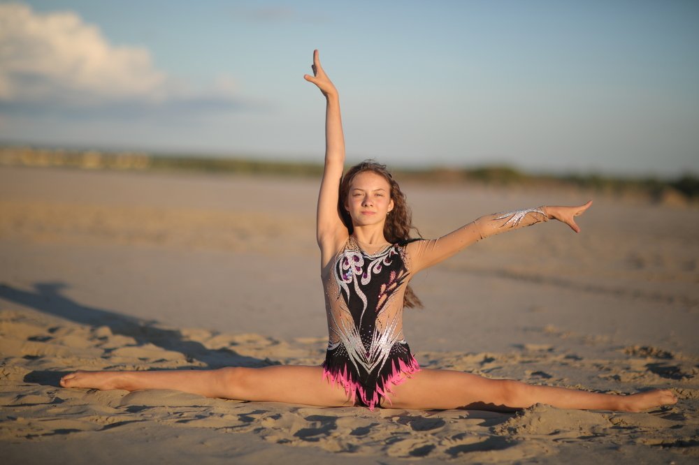 И на песке огонь...