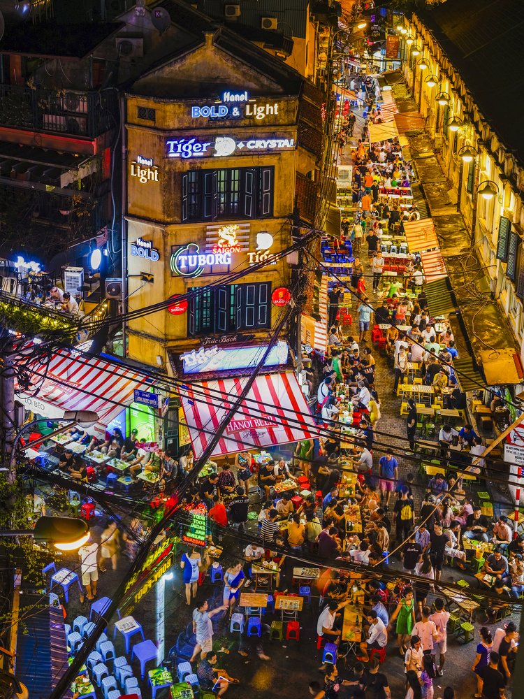 Hanoi by night