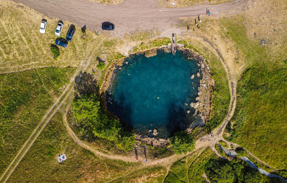 Голубое озеро