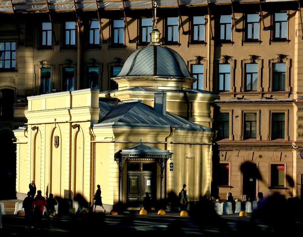 Здесь был Спас на Сенной.