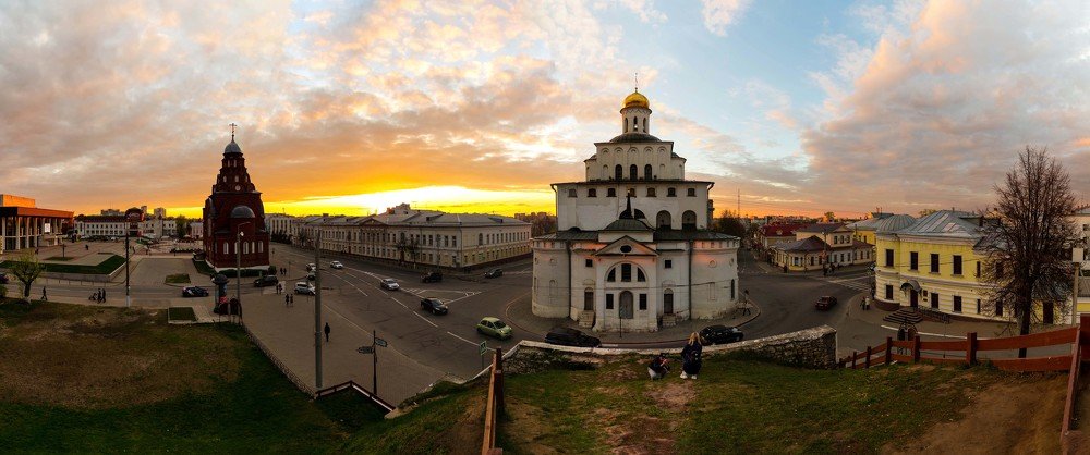 Вид на золотые ворота