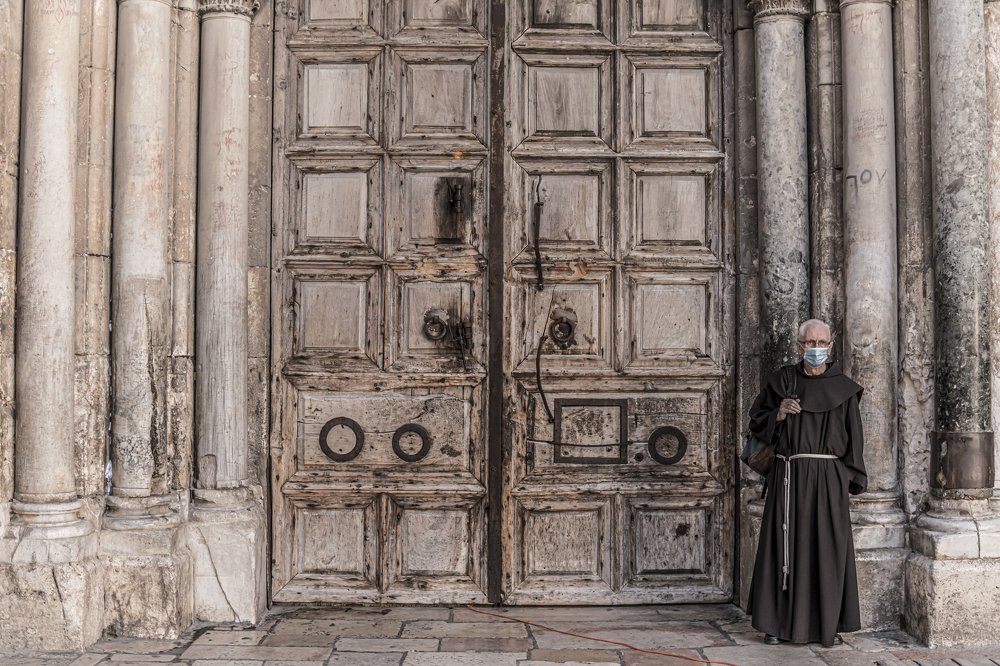 Church of the Holy Sepulcher closed due to coronavirus