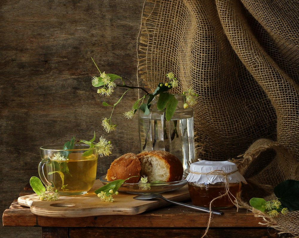 с липовым медом...