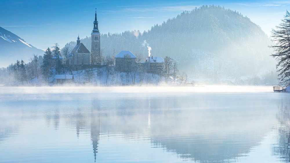 Photograph by Ruzdi Ekenheim