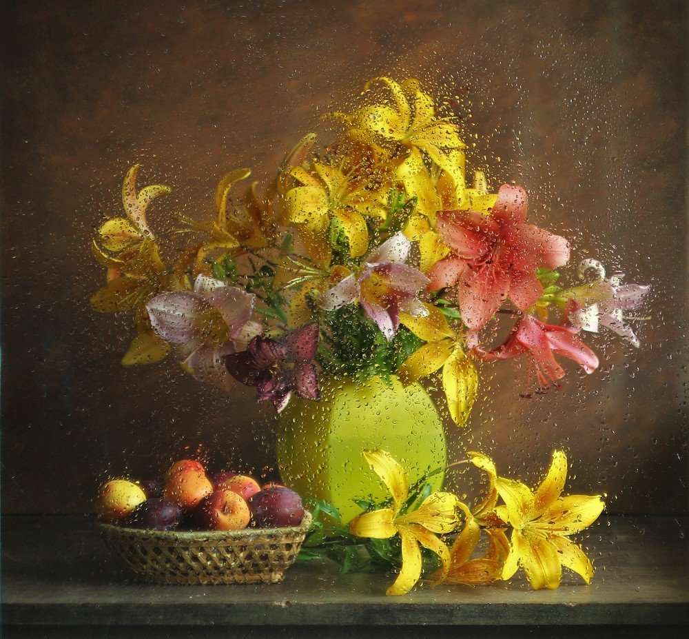 Лилии с нектаринами