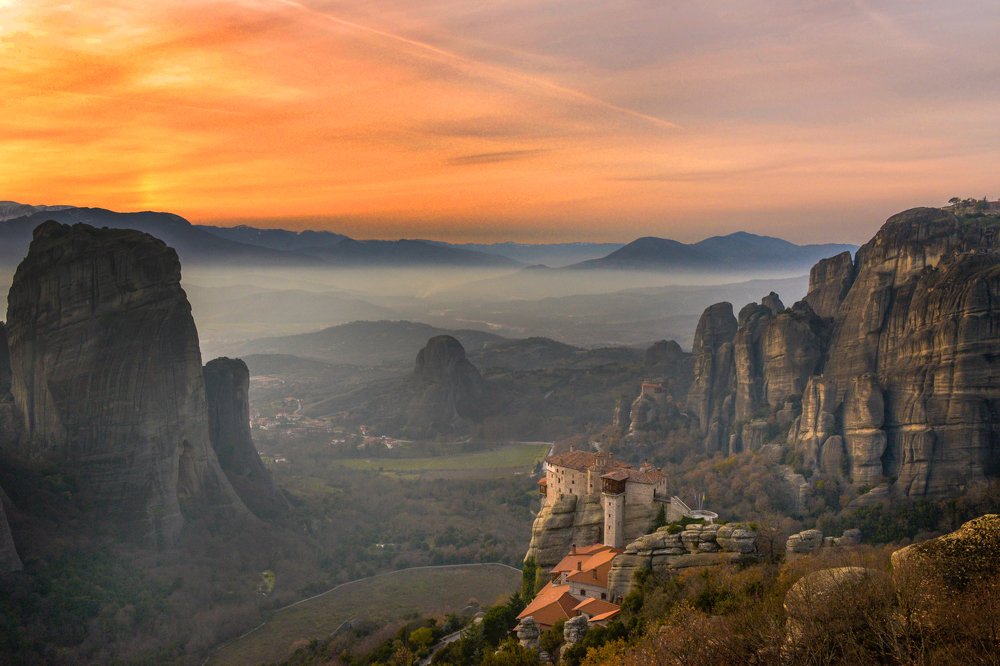 Photograph by Nikos Leonov