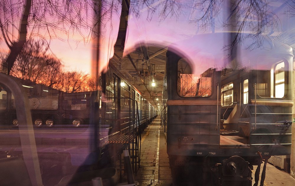 Метро-депо на закате