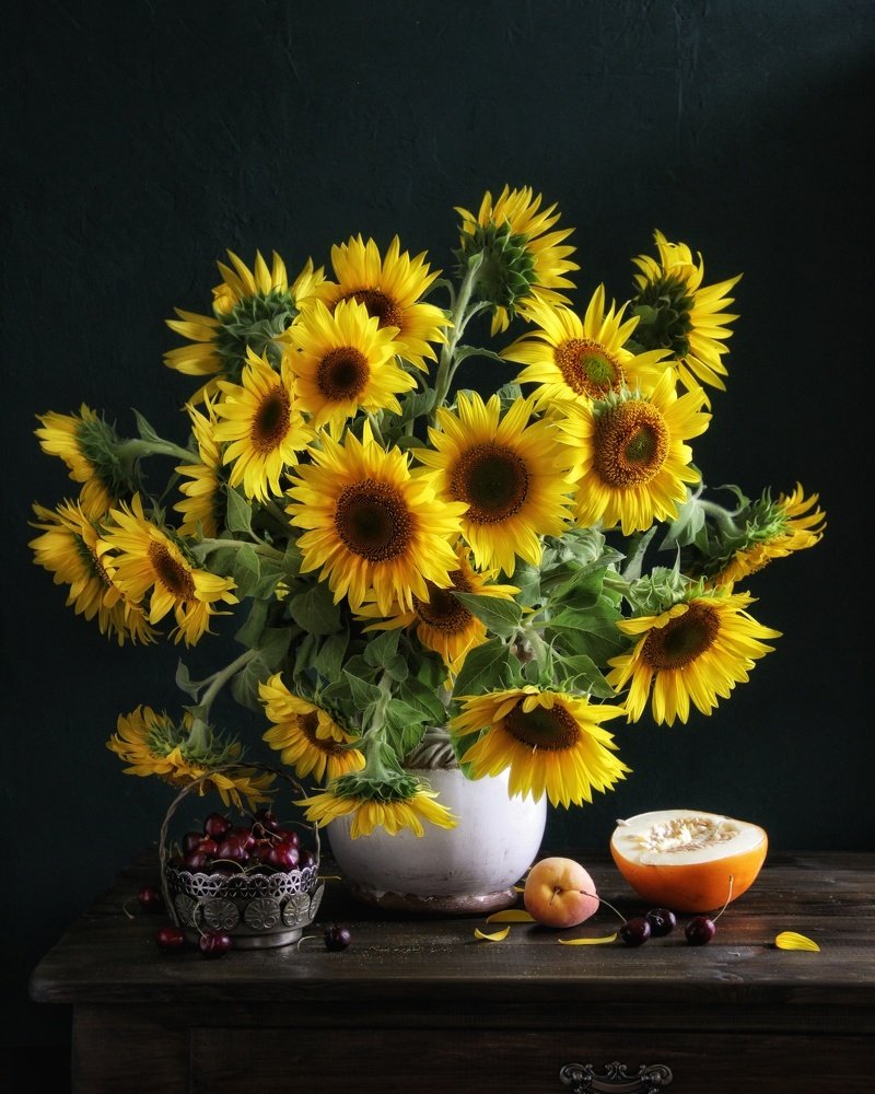 Натюрморт с подсолнухами