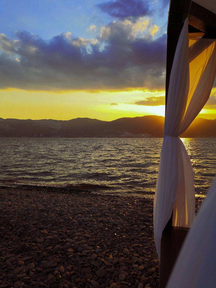 На морском берегу, Новороссийск