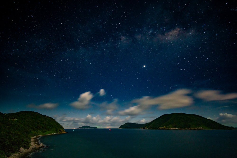 The starry bay