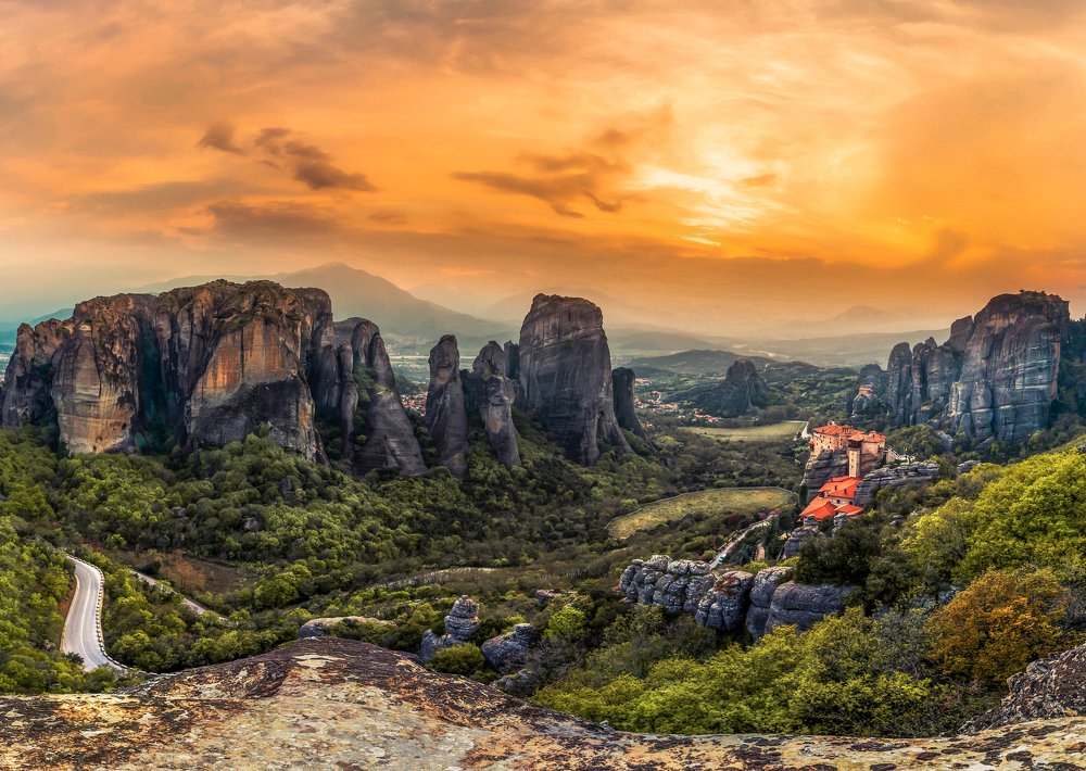 Photograph by Nikos Leonov