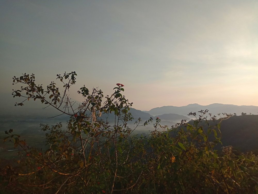 Sun Rise at Mo'ok Mountain