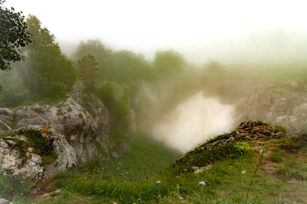 В горах в июле