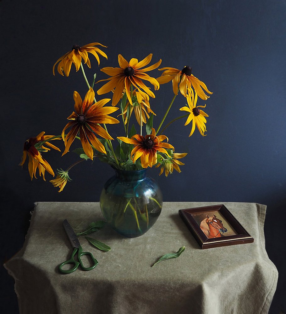 С букетом рудбекии