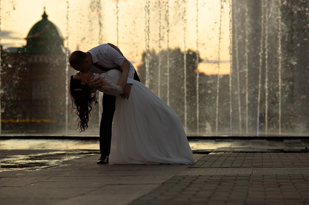 Танец у фонтана.