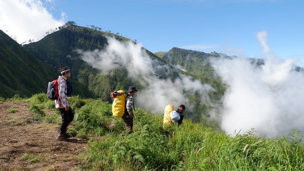Pal Jepang Hill climbing route, Sapit Village, East Lombok Regency, Indonesia