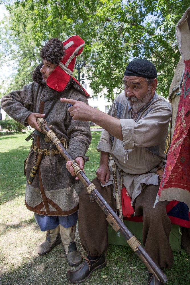 Реконструкторы