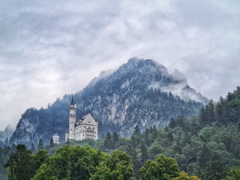 Замок Нойшванштайн. Баварские альпы. Германия