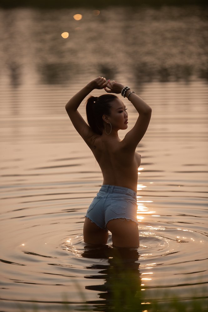 На рассвете.