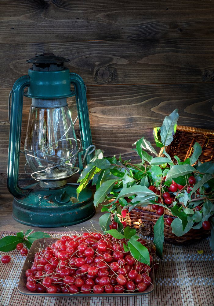 Still life with gumi berries