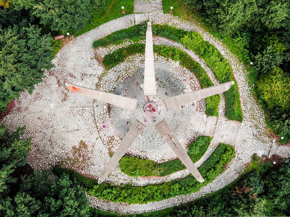 Monument to Kosmaj partisan division