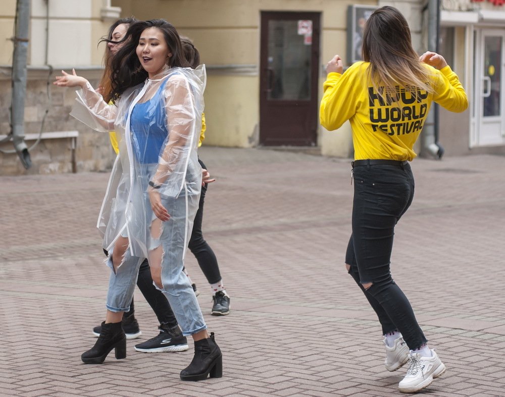 Уличные пляски