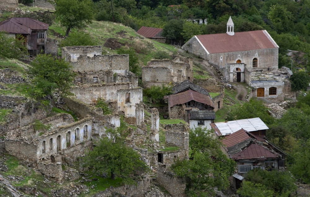 Вид на церковь Сурб Ованес в Тохе