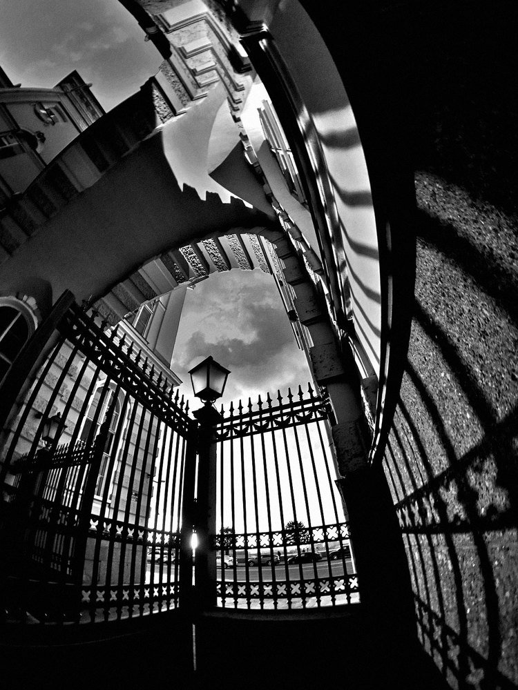 ТЕНИ ЭРМИТАЖА / SHADOWS OF HERMITAGE