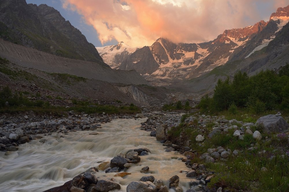 Рассвет в горах