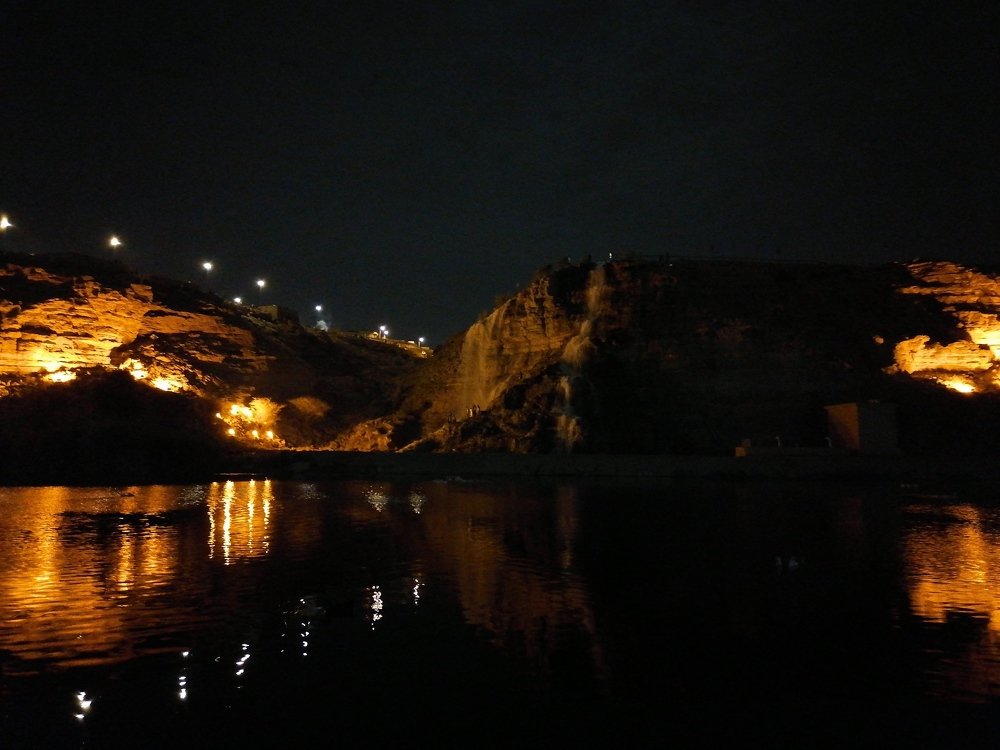 Night And Falls