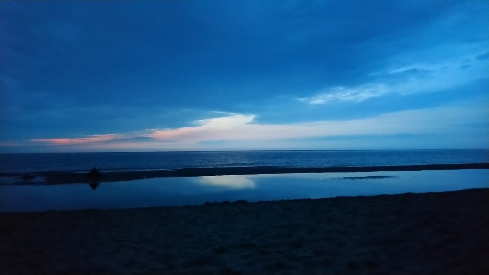 Прибрежная коса вечернего отлива