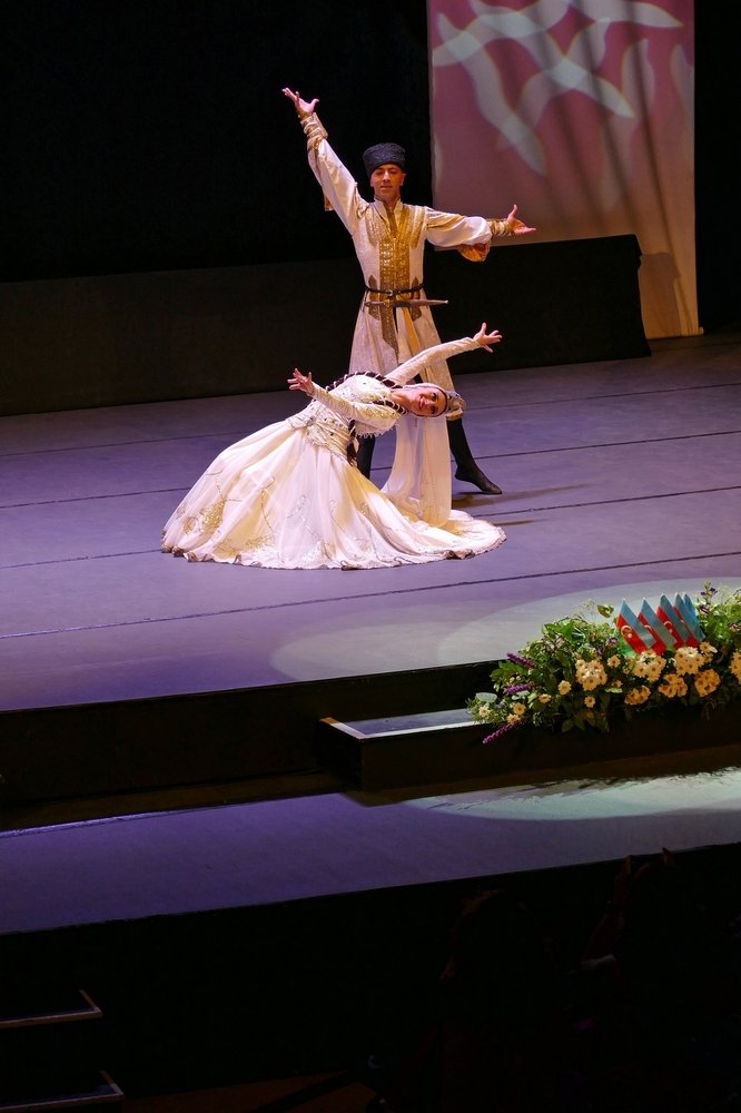 Azerbaijan dance