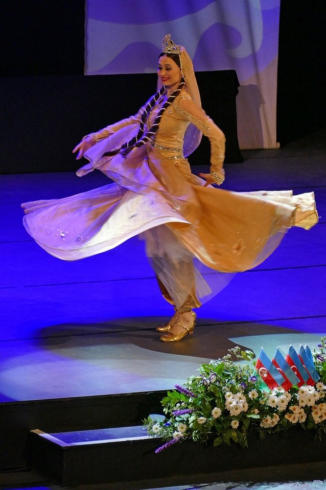 Azerbaijan dance