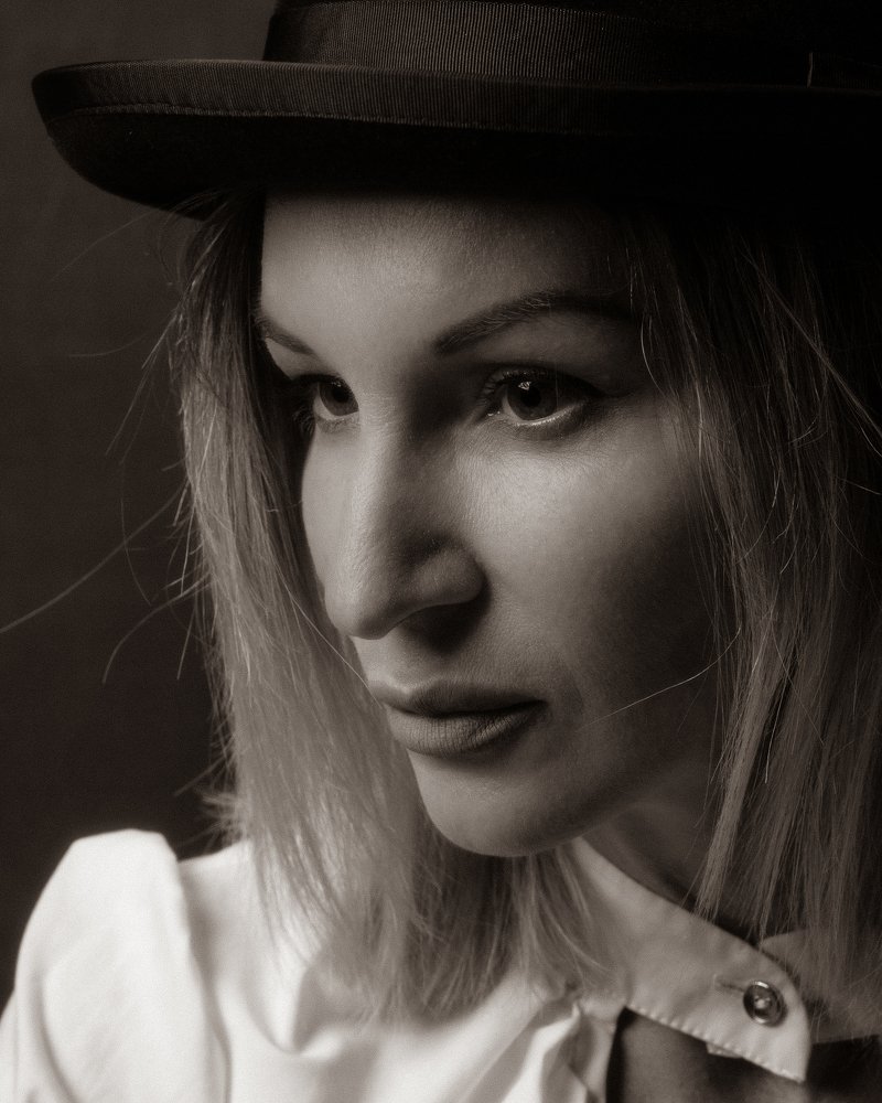 Женщина в шляпе