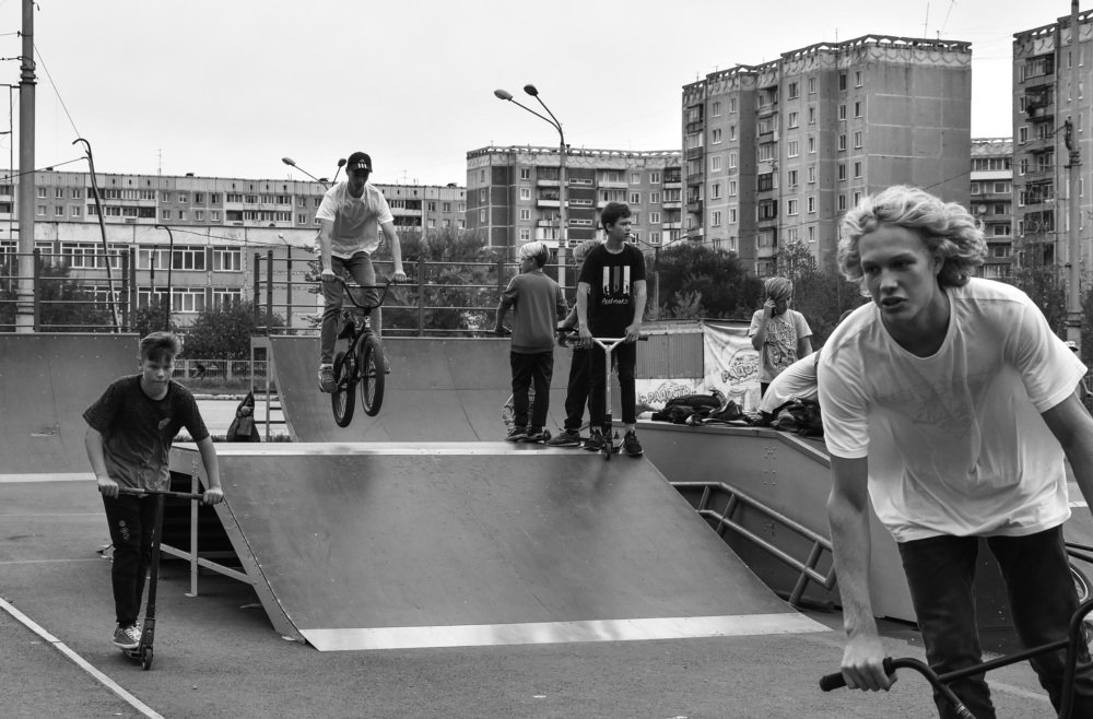 Трюки на велосипеде и самокате