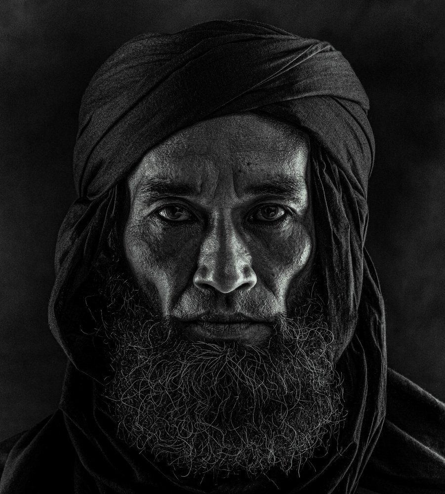 A portrait of a muslim archer.