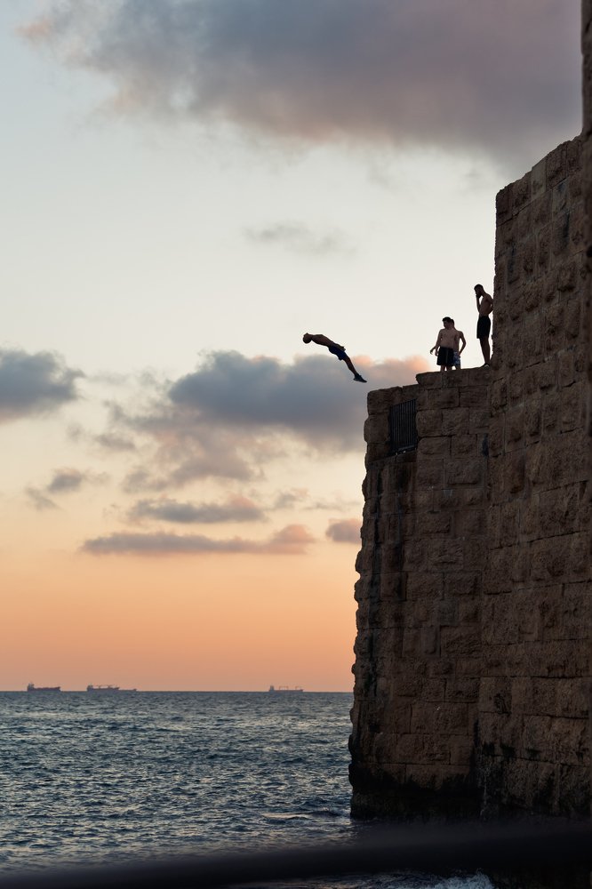 Прыжок с крепостной стены