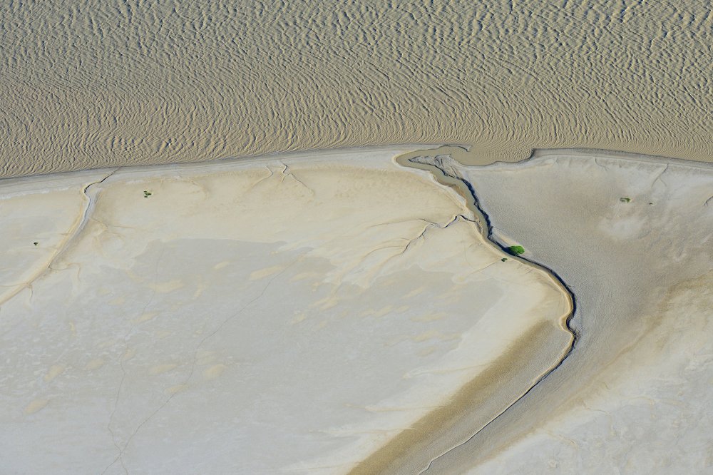 Photograph by SI SABER LOTFI