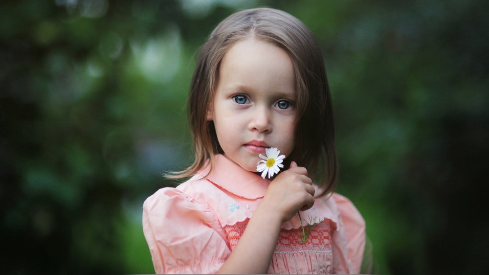 Девочка с ромашкой!!!