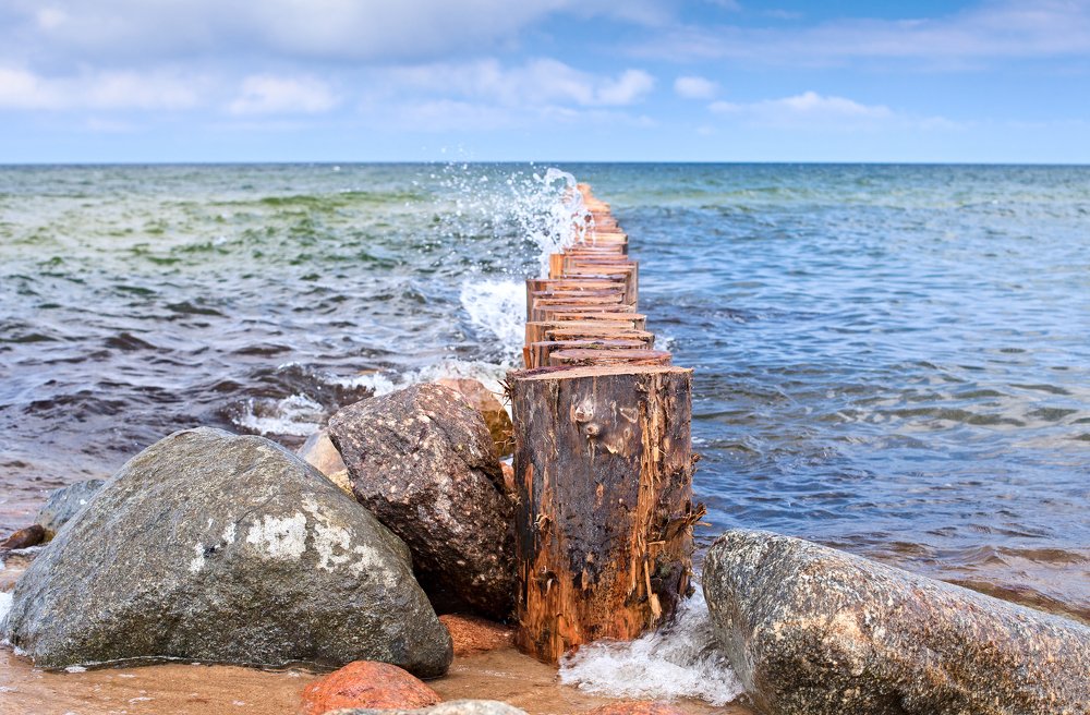Волнорез на Балтийском море