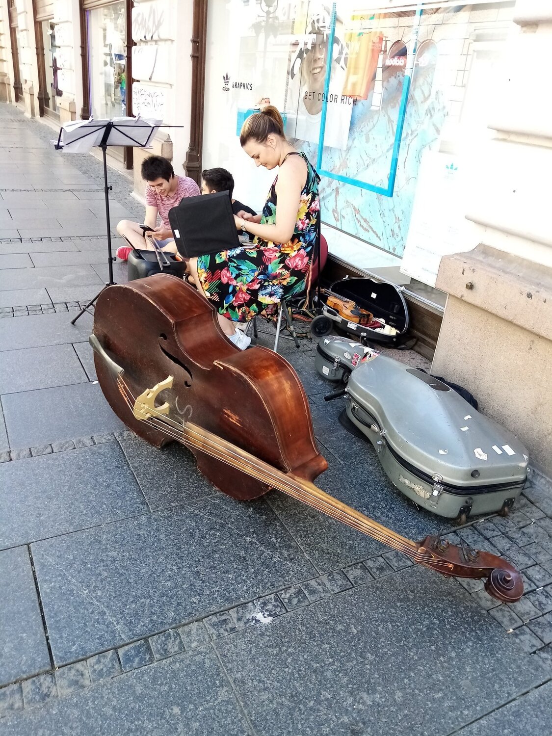I love music.