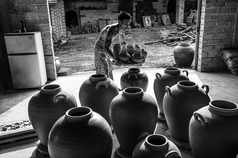 NGƯỜI LÀNG GỐM QUYẾT THÀNH