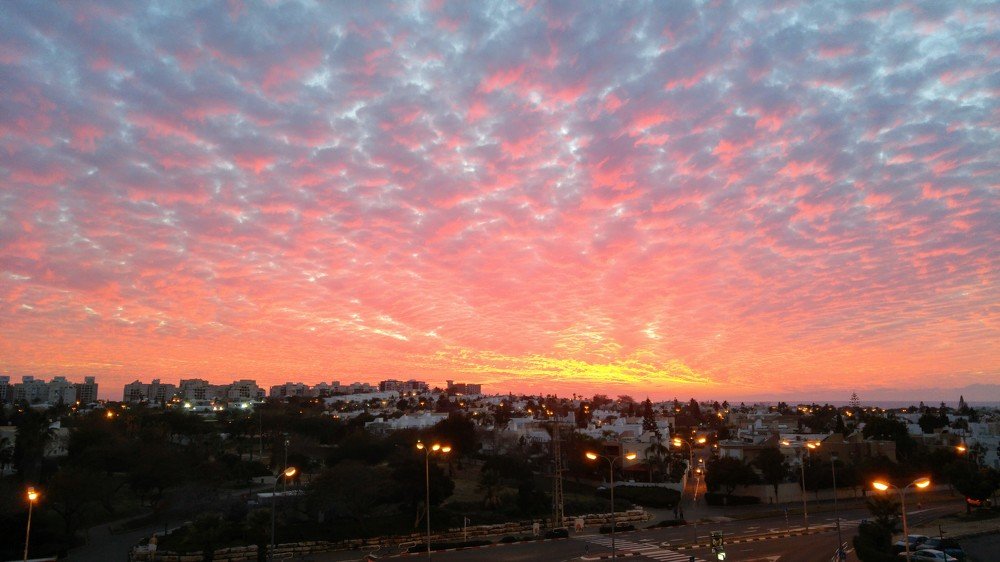 Закат. Ашдод - город у моря.